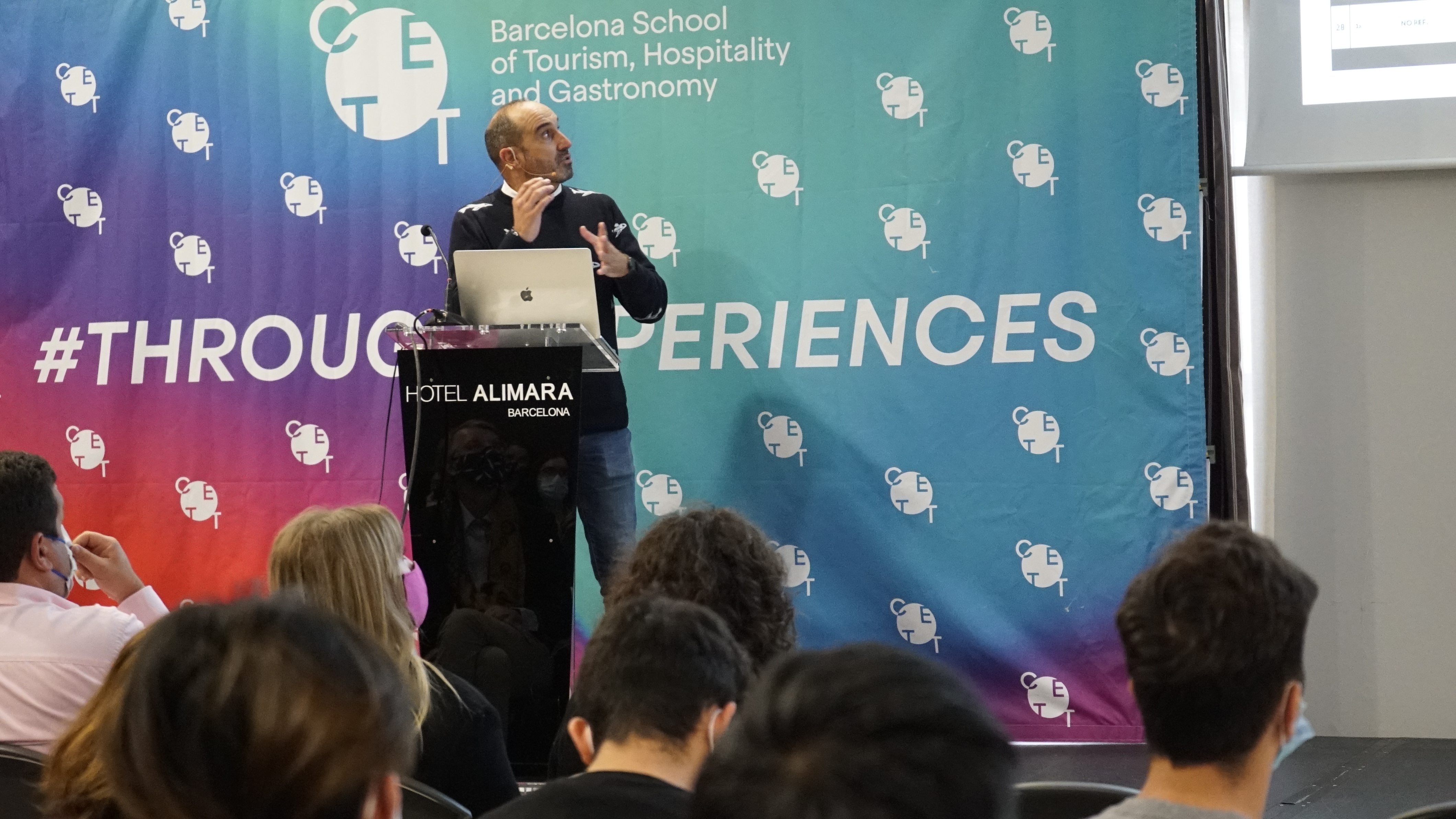 Photography from: El Terres CETT muestra campañas de turismo audiovisual de toda la península | CETT